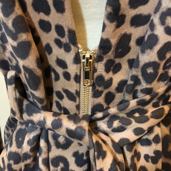 Triple Seven Long Sleeve Leopard Printed Size M. - Picture 5 of 15